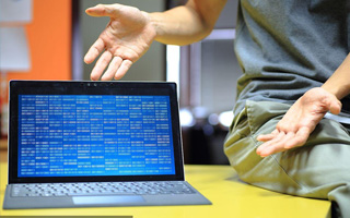 安顺 ,php声明和调用变量的符号是什么？